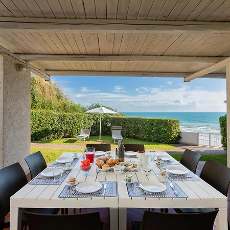 Isulatravel - Blue Ocean Villa